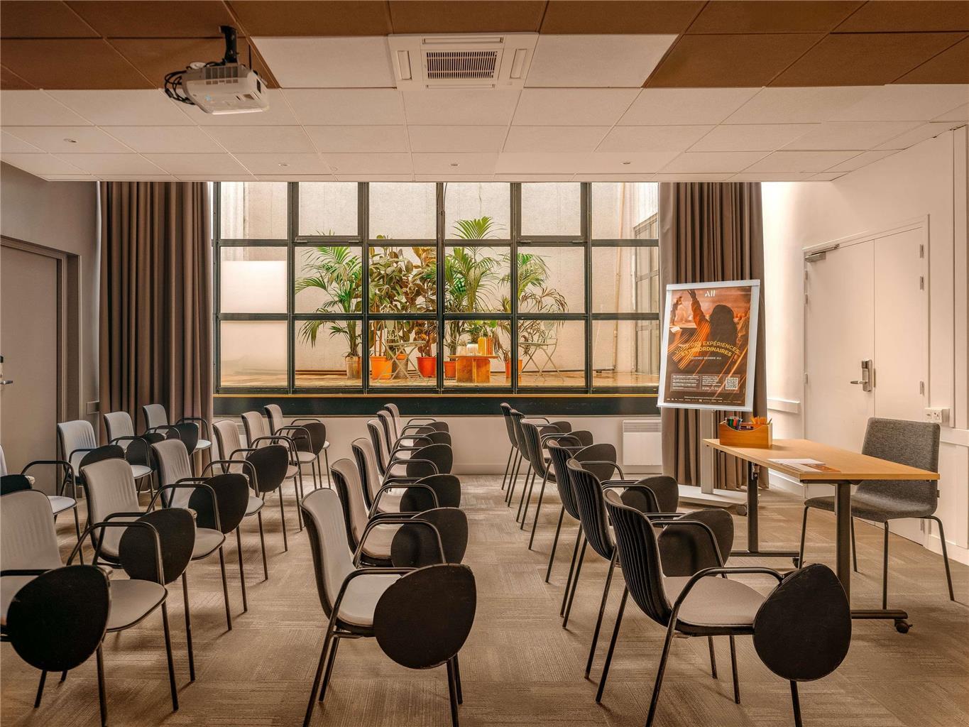 Ibis Bastille Opera 3*